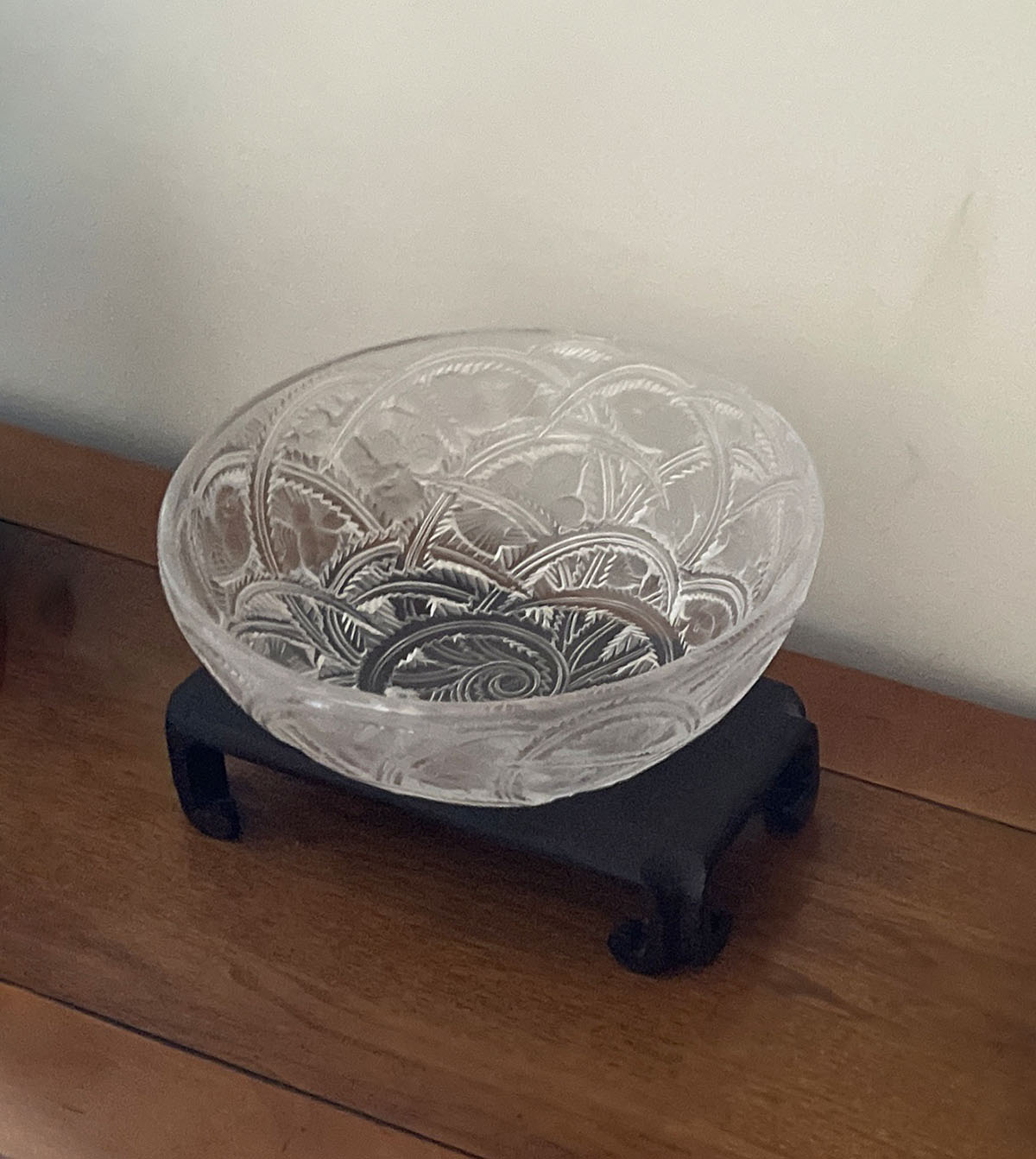 Appraisal: LALIQUE CRYSTAL COUPE ''PINSONS'' ''Pinsons'' is an artistic swirl of