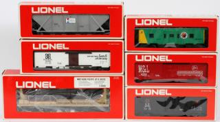 Appraisal: LIONEL MODERN ERA O GAUGE FREIGHT TRAIN W BOXES LIONEL