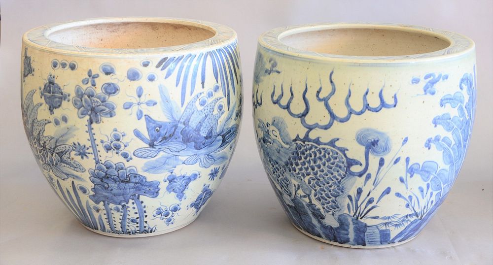 Appraisal: Pair of blue and white Chinese fish bowls ht dia