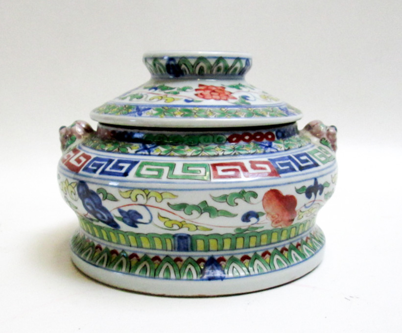 Appraisal: CHINESE WUCAI PORCELAIN LIDDED VESSEL having the signature five-color enamel