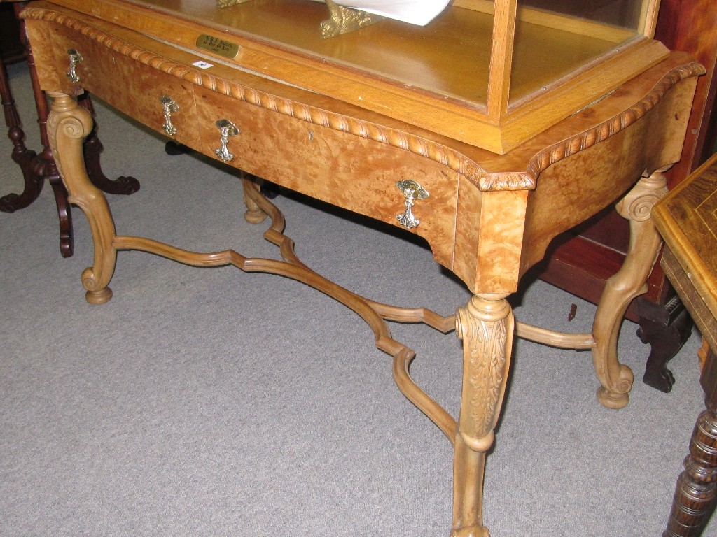 Appraisal: Walnut writing table with leather insert with carved cabriole supports