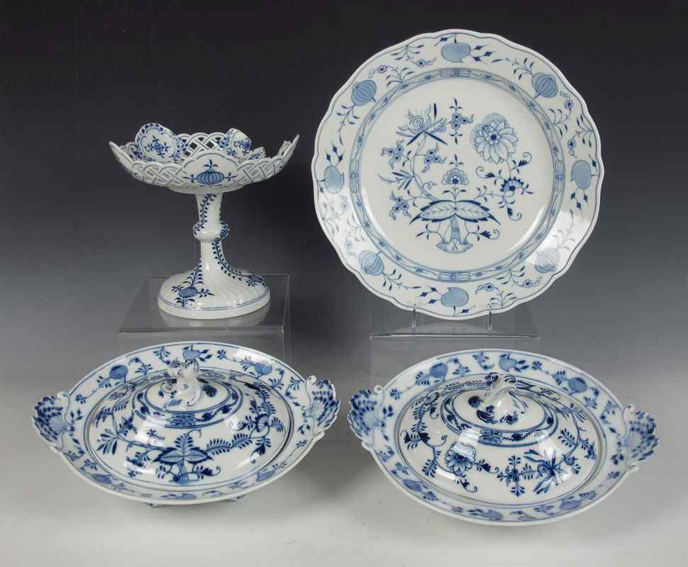 Appraisal: PIECE LOT OF MEISSEN BLUE ONION All with mishaps ''