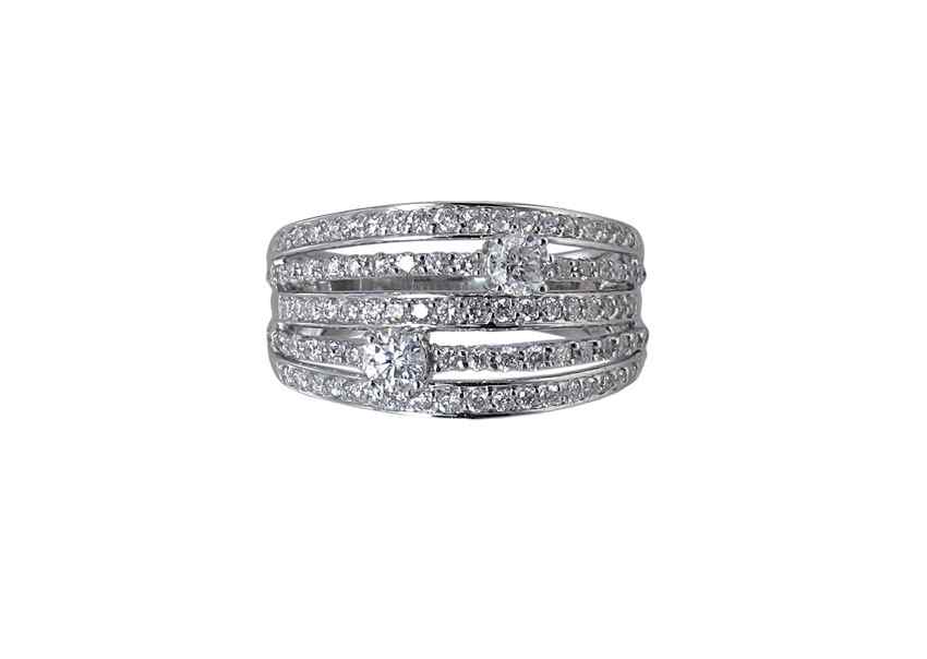 Appraisal: A SPARKLING DIAMOND RING K white gold stacking band type