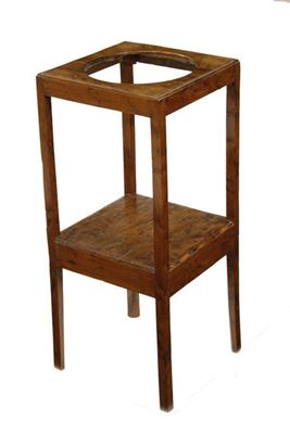 Appraisal: A George III yew wood square washstand the top with