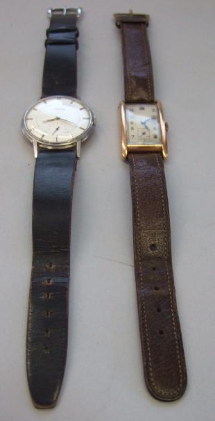 Appraisal: A gentleman's ct gold rectangular cased Swan wristwatch with a