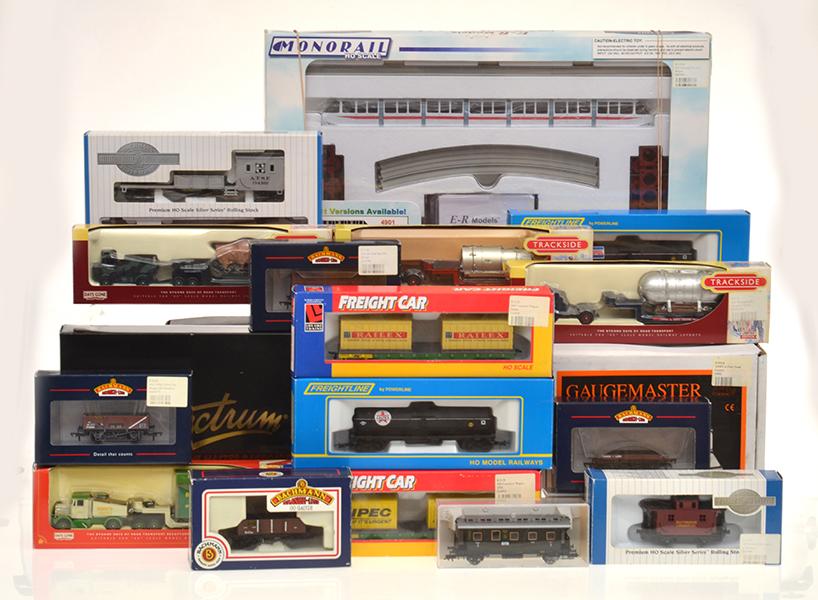 Appraisal: LARGE COLLECTION OF METAL AND PLASTIC RAILWAY TRAINS AND ACCESSORIES