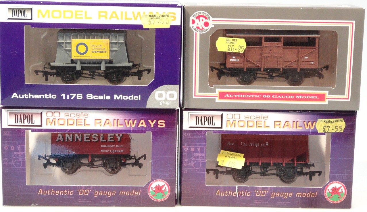 Appraisal: Various Dapol OO-gauge model railway rolling stock to include Blue