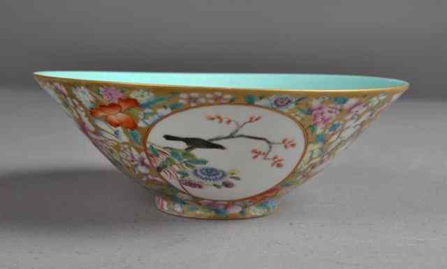 Appraisal: Chinese Famille Rose Bowl with Aqua InteriorFamille Rose porcelain bowl