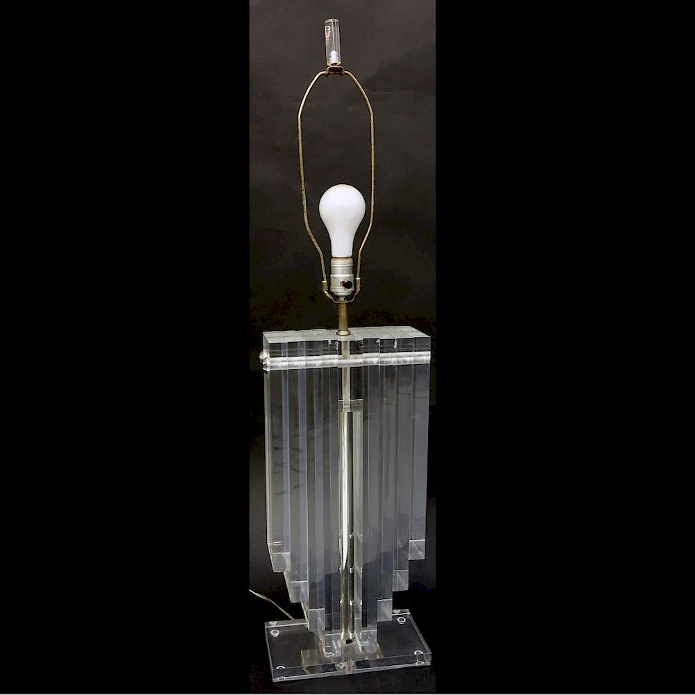 Appraisal: Mid Century Modern Lucite Lamp Mid Century Modern Lucite Lamp