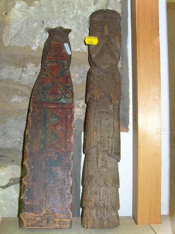 Appraisal: A pair of continental carved wooden figures of a Queen