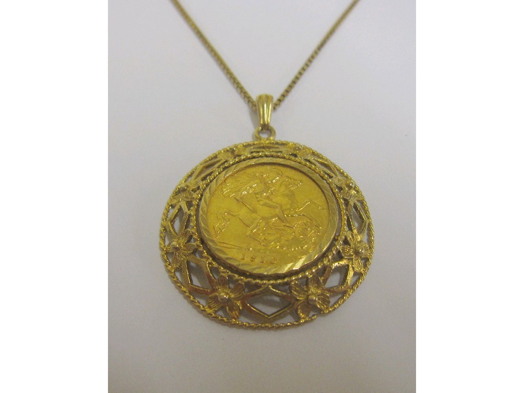 Appraisal: Edward VII half sovereign in ct gold pendant mount and