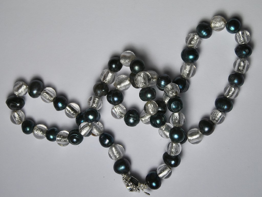 Appraisal: Necklace of black pearls and Venetian glass beads