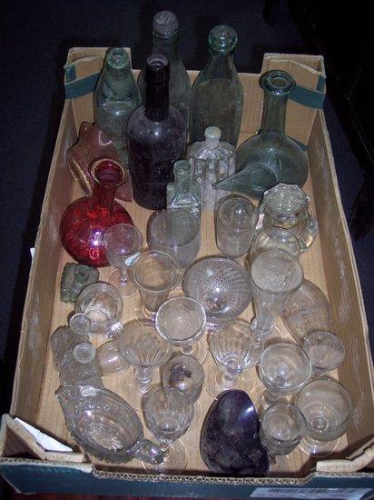 Appraisal: Sundry glass including bottles specimen glasses etc