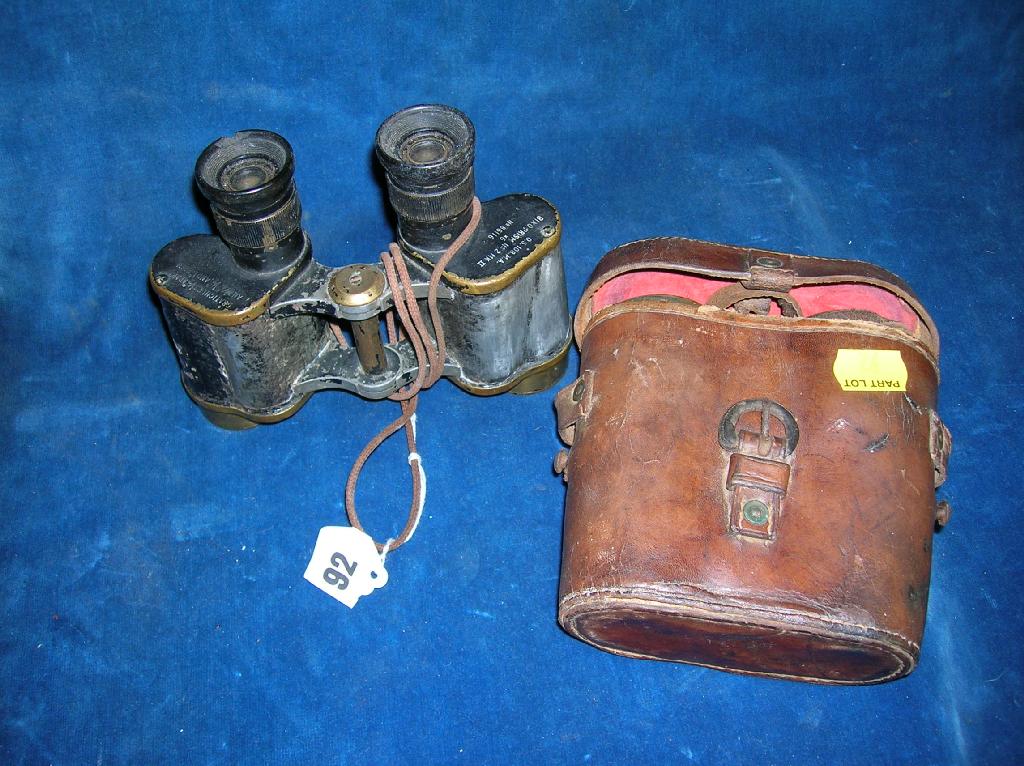 Appraisal: Two pairs of military binoculars one WWI German in its