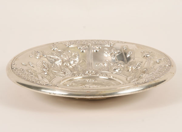 Appraisal: Nouveau Whiting sterling silver repousse bowl with lily pad design