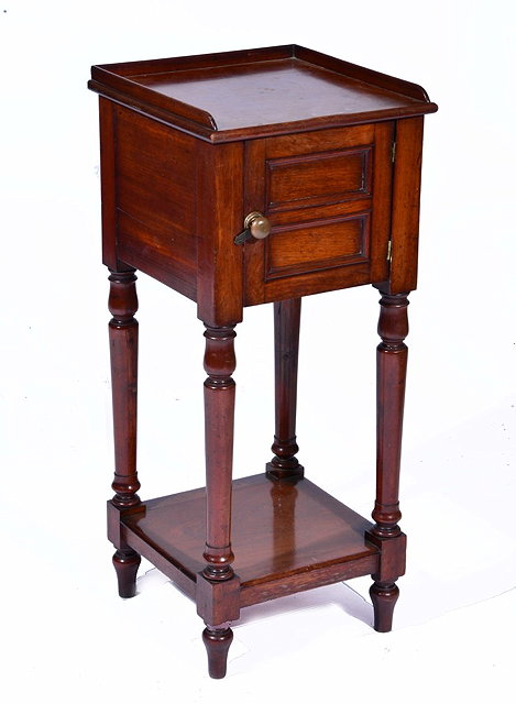 Appraisal: A VICTORIAN MAHOGANY TRAY TOP POT CUPBOARD with moulded door