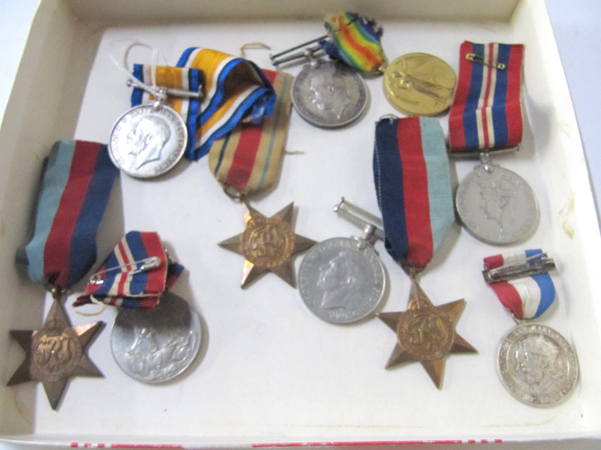 Appraisal: A lot comprising a WWI group of two to Pte