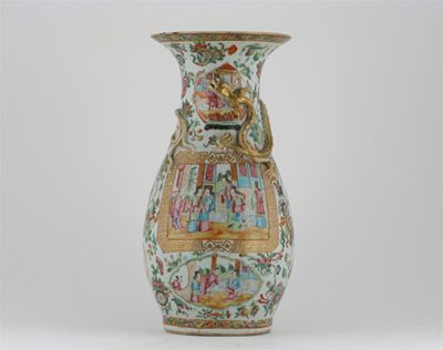 Appraisal: A Chinese Canton ovoid vase with a dragon applied around