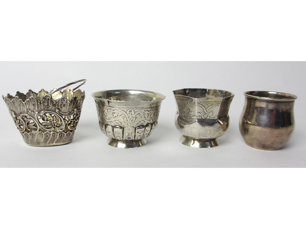 Appraisal: A Russian silver salt of circular form and half lobed