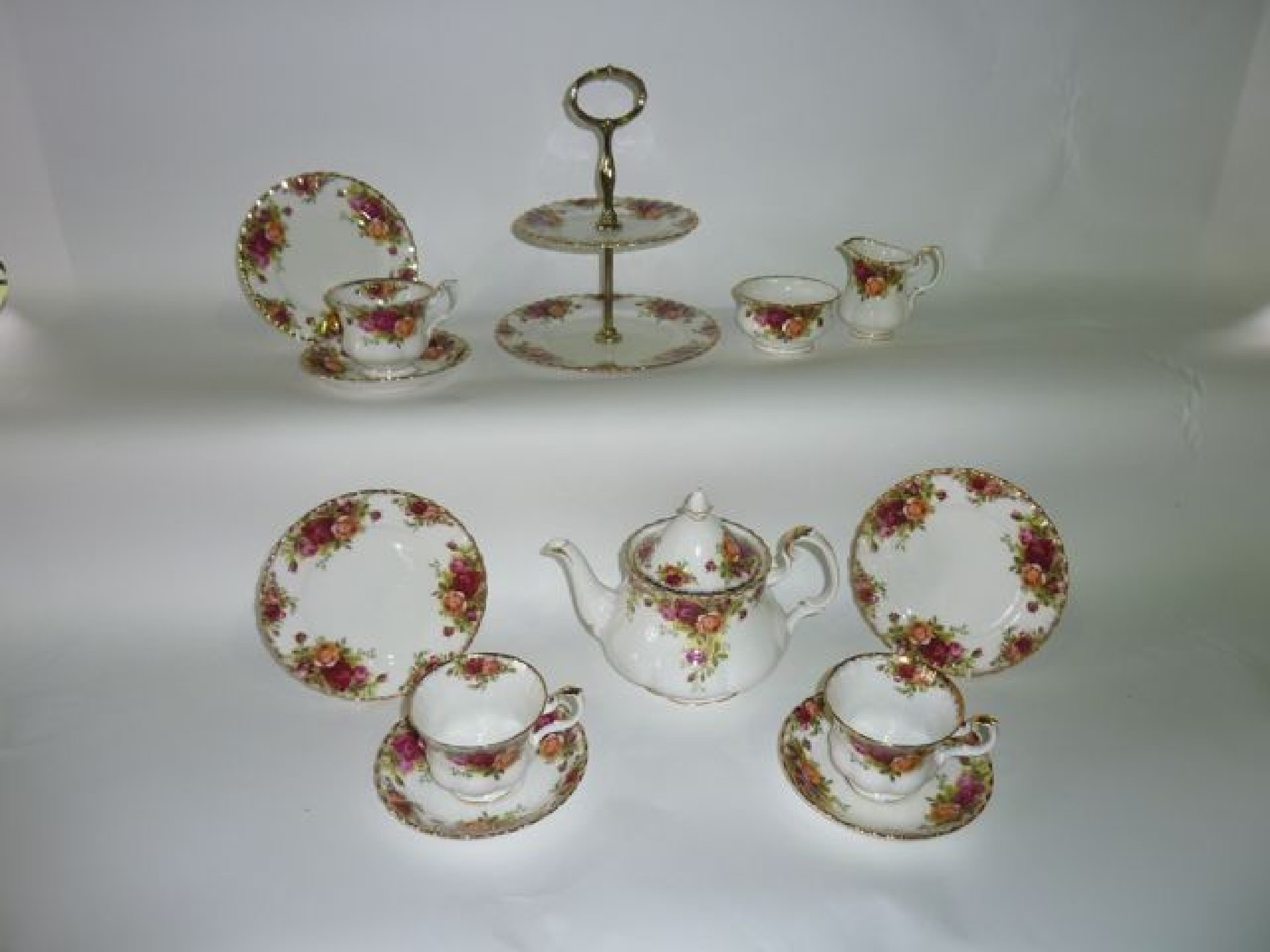 Appraisal: A quantity of Royal Albert Old Country Roses pattern tea