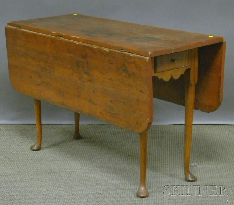 Appraisal: Queen Anne-style Pine and Maple Drop-leaf Table