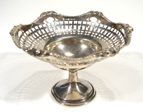 Appraisal: Pierced silver pedestal bonbon dish Birmingham cm high