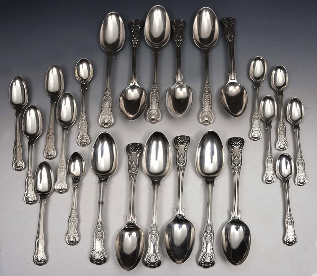 Appraisal: A SET OF SIX VICTORIAN SILVER KING'S PATTERN DESSERT SPOONS