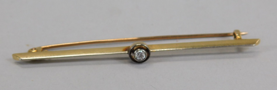 Appraisal: A diamond set bar brooch the art deco design with