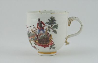 Appraisal: A Frankenthal coffee cup painted with two soldiers with spears