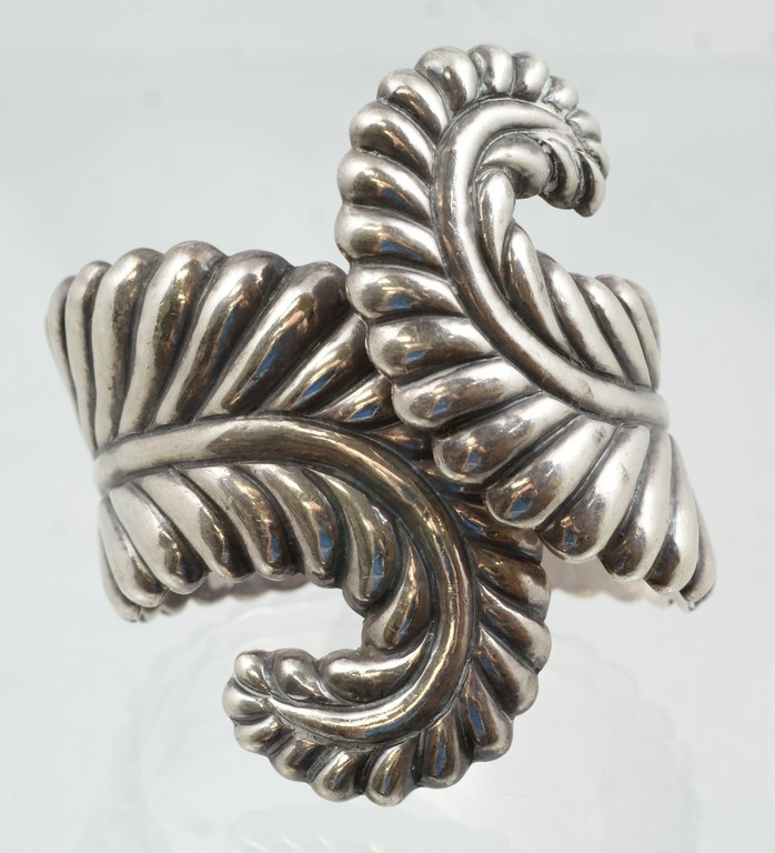 Appraisal: Taxco Mexican sterling silver hinged cuff bracelet with fern leaf