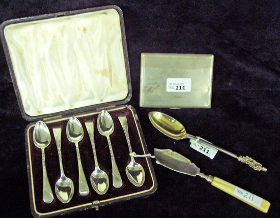 Appraisal: Six teaspoons with engraved handles Birmingham in a case an