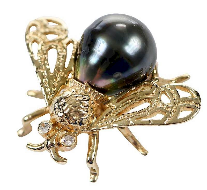 Appraisal: kt Pearl Bee Brooch one baroque pearl approx x mm