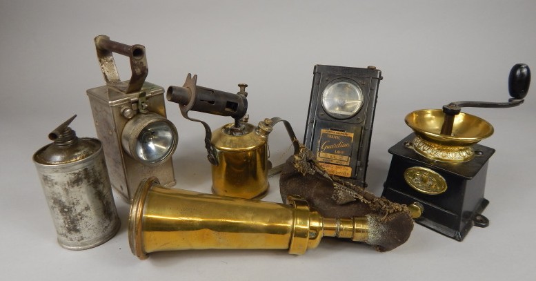 Appraisal: Various items of brass and other metalware to include a