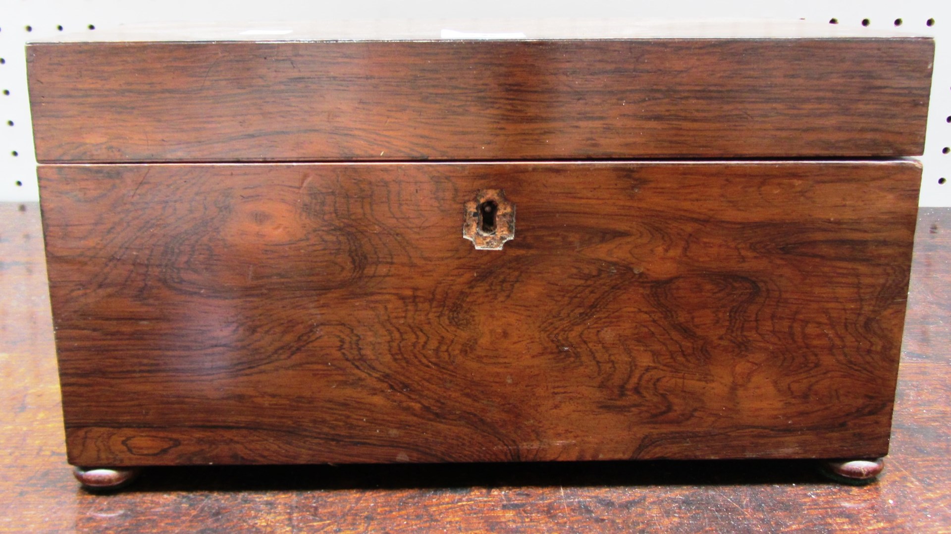 Appraisal: A rosewood rectangular box locked cm wide and an Edwardian