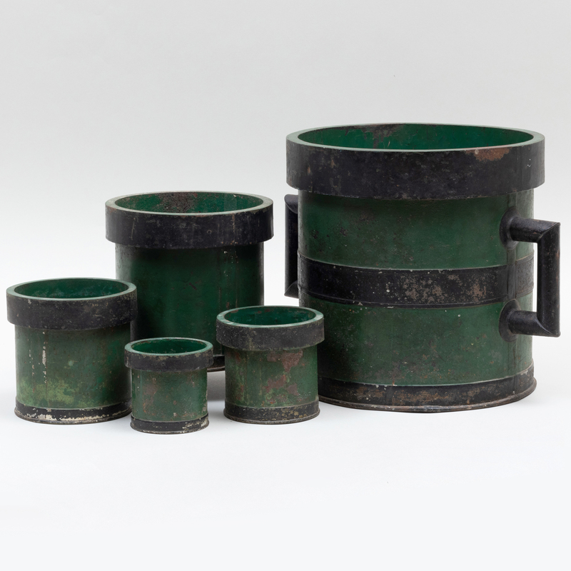 Appraisal: SET OF FIVE GREEN GRADUATED T LE MEASURES The largest