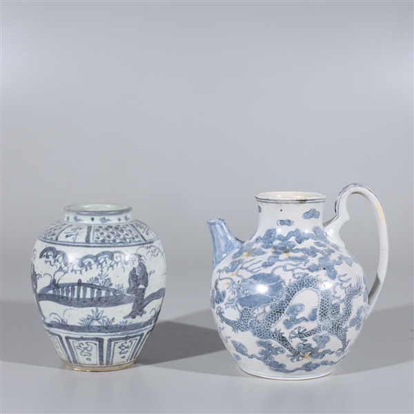 Appraisal: Pair of Chinese blue and white vases blue and white