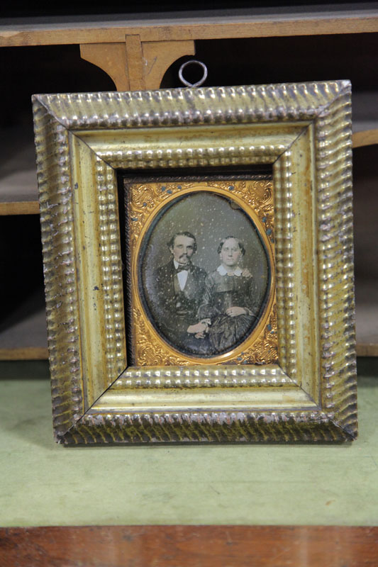 Appraisal: QUARTER PLATE DAGUERREOTYPE American rd quarter- th century Portrait depicting