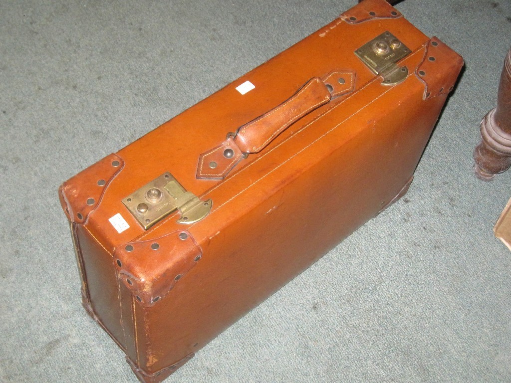 Appraisal: Leather suitcase