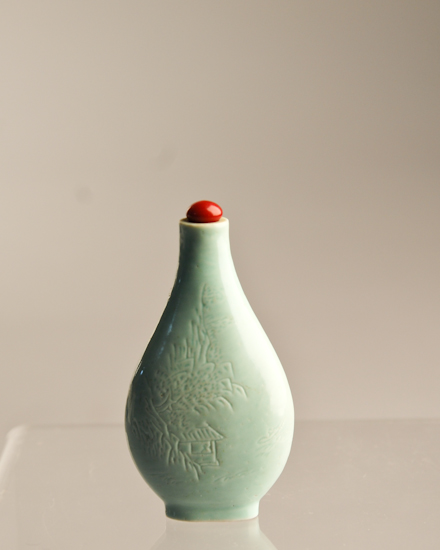 Appraisal: A th C Porcelain Snuff Bottle a pear shaped pale