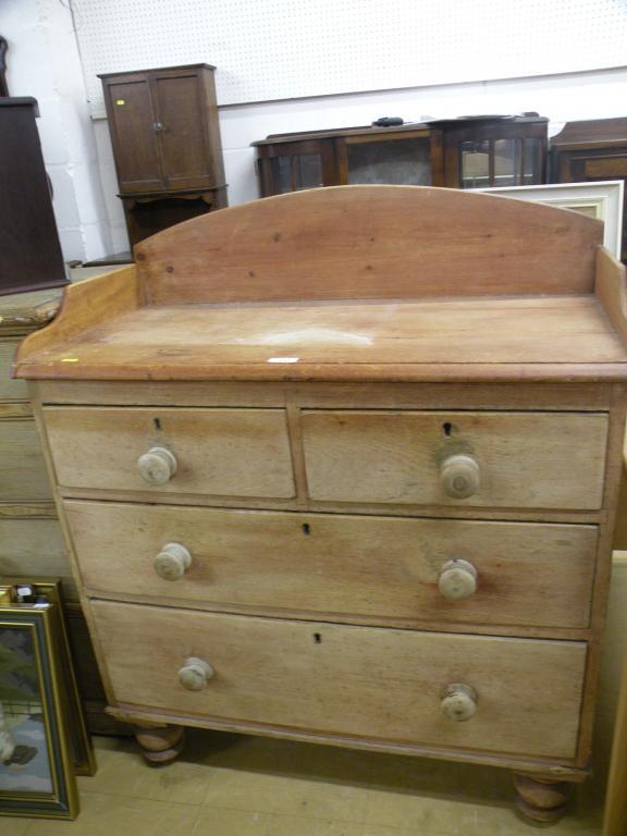 Appraisal: A Victorian pine chest of two short and two long