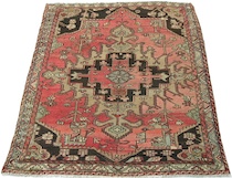 Appraisal: An Antique Serapi Carpet ca 's An antique Serapi estate