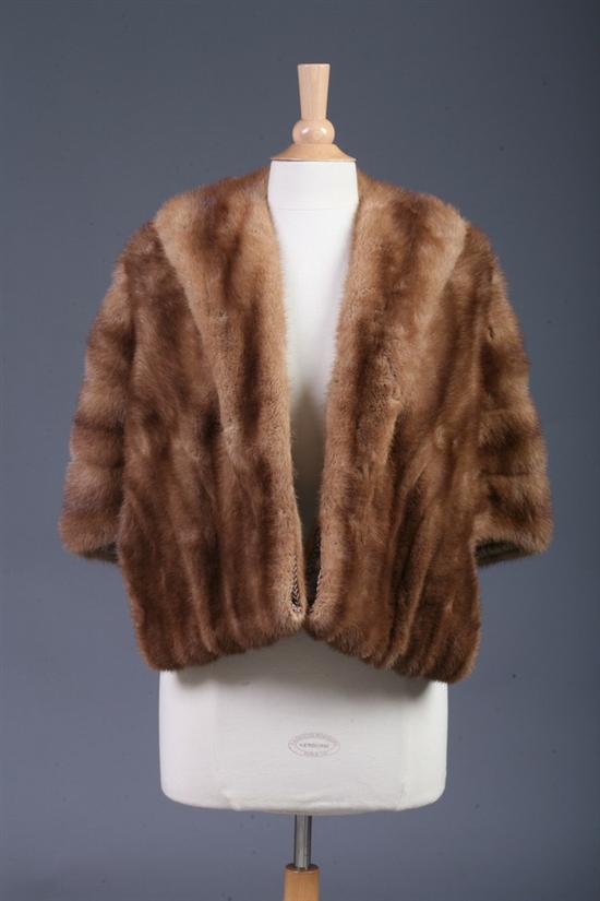 Appraisal: LADY'S VINTAGE BLONDE MINK CAPELET Retailed Curtis Stewart San Francisco