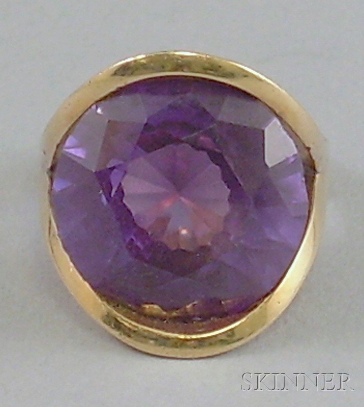 Appraisal: kt Gold and Synthetic Sapphire Ring size