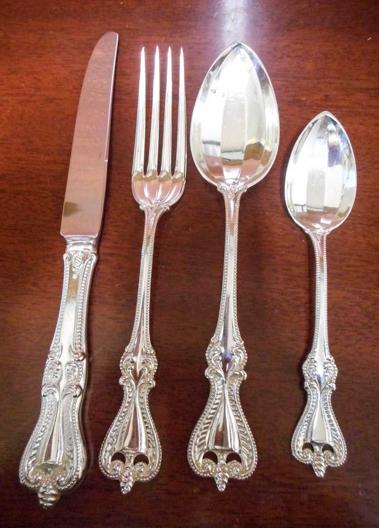 Appraisal: TOWLE OLD COLONIAL STERLING SILVER FLATWARE thirty-four pieces comprised of