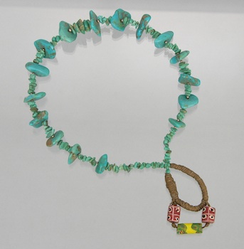 Appraisal: A Vintage Turquoise Necklace A hand-knotted necklace with turquoise beads