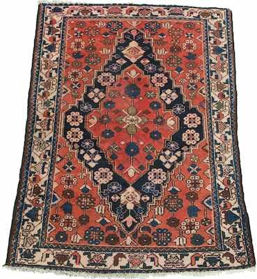 Appraisal: An Isfahan Persian Area Rug Apprx '- x '- Low