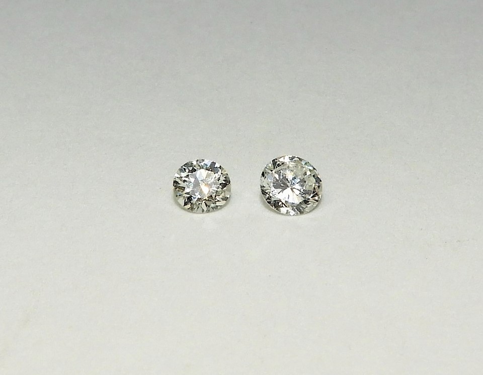 Appraisal: VERY FINE APPROX CT DIAMONDS Two very fine clean estate