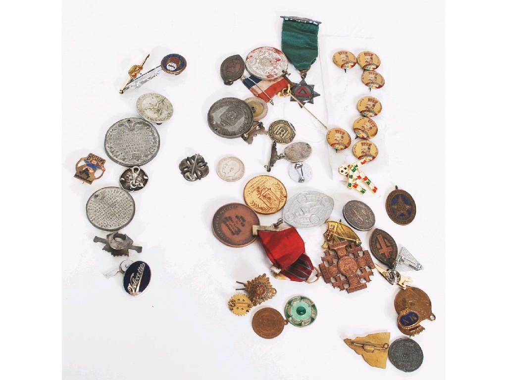 Appraisal: SUNDRY MEDALLIONS BADGES AND BROOCHES MAINLY COMMEMORATIVE including SEVEN KING