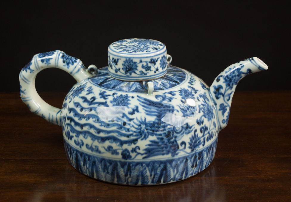 Appraisal: CHINESE MING STYLE PORCELAIN TEAPOT with blue and white glazed