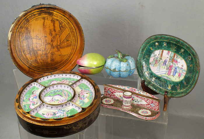 Appraisal: pc assorted lot of Chinese enamel to include a sm